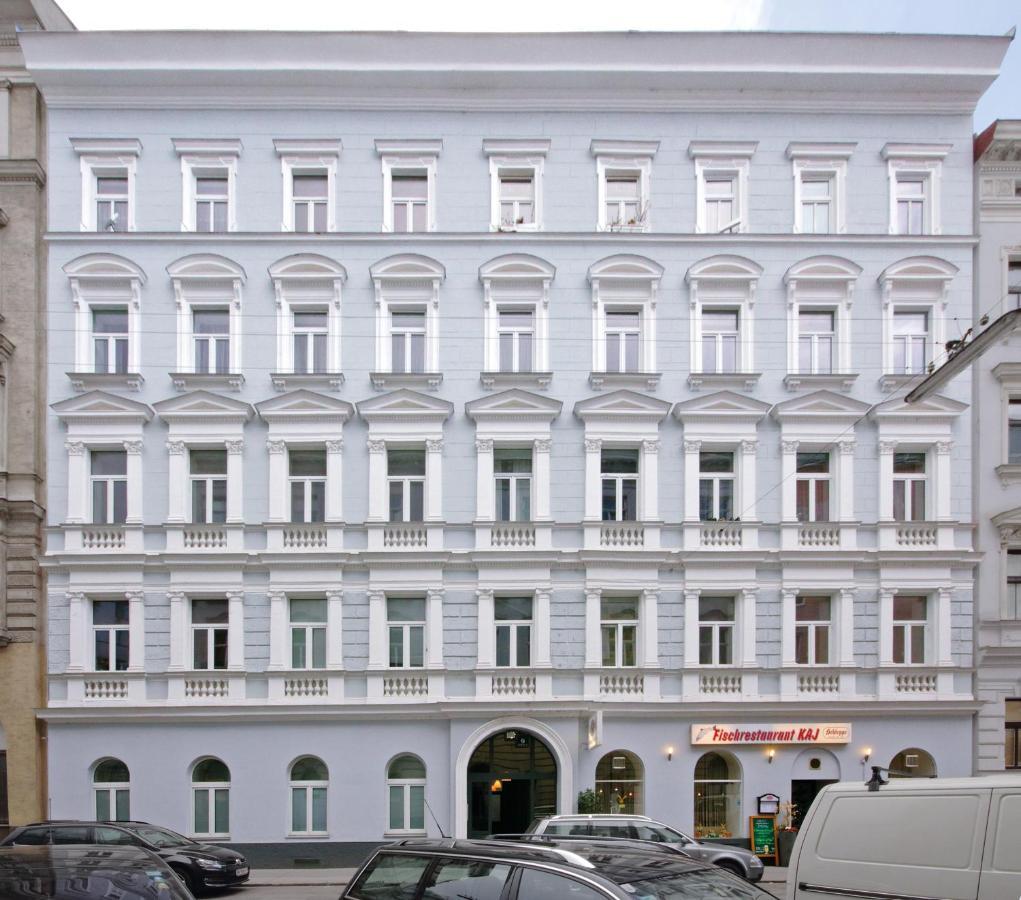 Herzlich Willkommen - Kuess Die Hand Вена Экстерьер фото